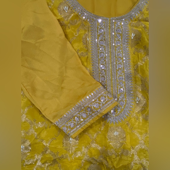 Yellow Gold Salwar Kameez - Picture 8 of 9
